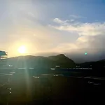 2 Bedroom Flat With Balcony Views Of Arthur\'S Seat