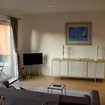 2 Bedroom Flat With Balcony Views Of Arthur\'S Seat