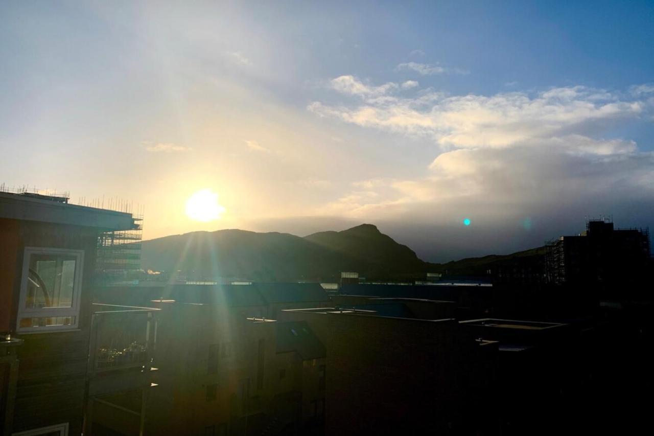 2 Bedroom Flat With Balcony Views Of Arthur's Seat Apartment