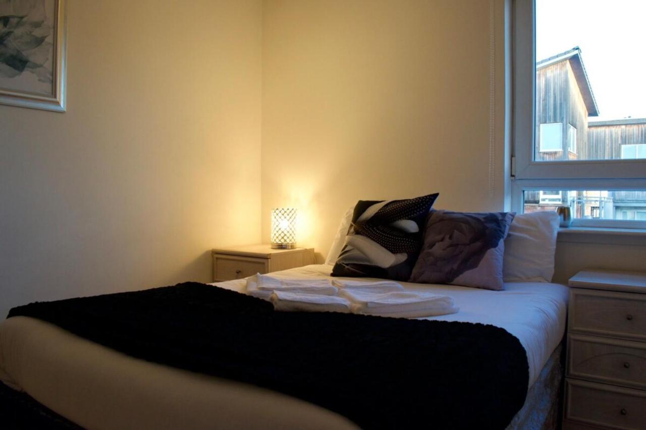 Apartment 2 Bedroom Flat With Balcony Views Of Arthur's Seat Edinburgh