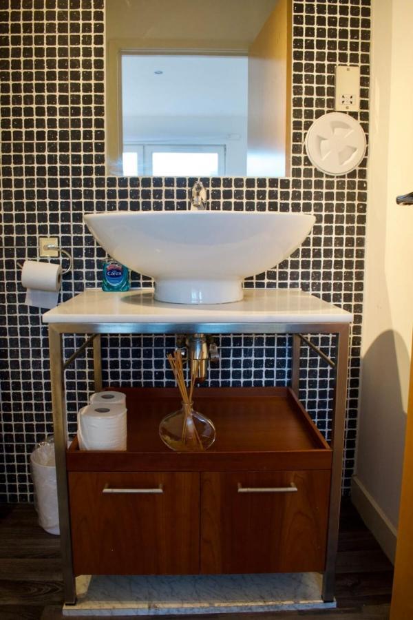 2 Bedroom Flat With Balcony Views Of Arthur's Seat Edinburgh