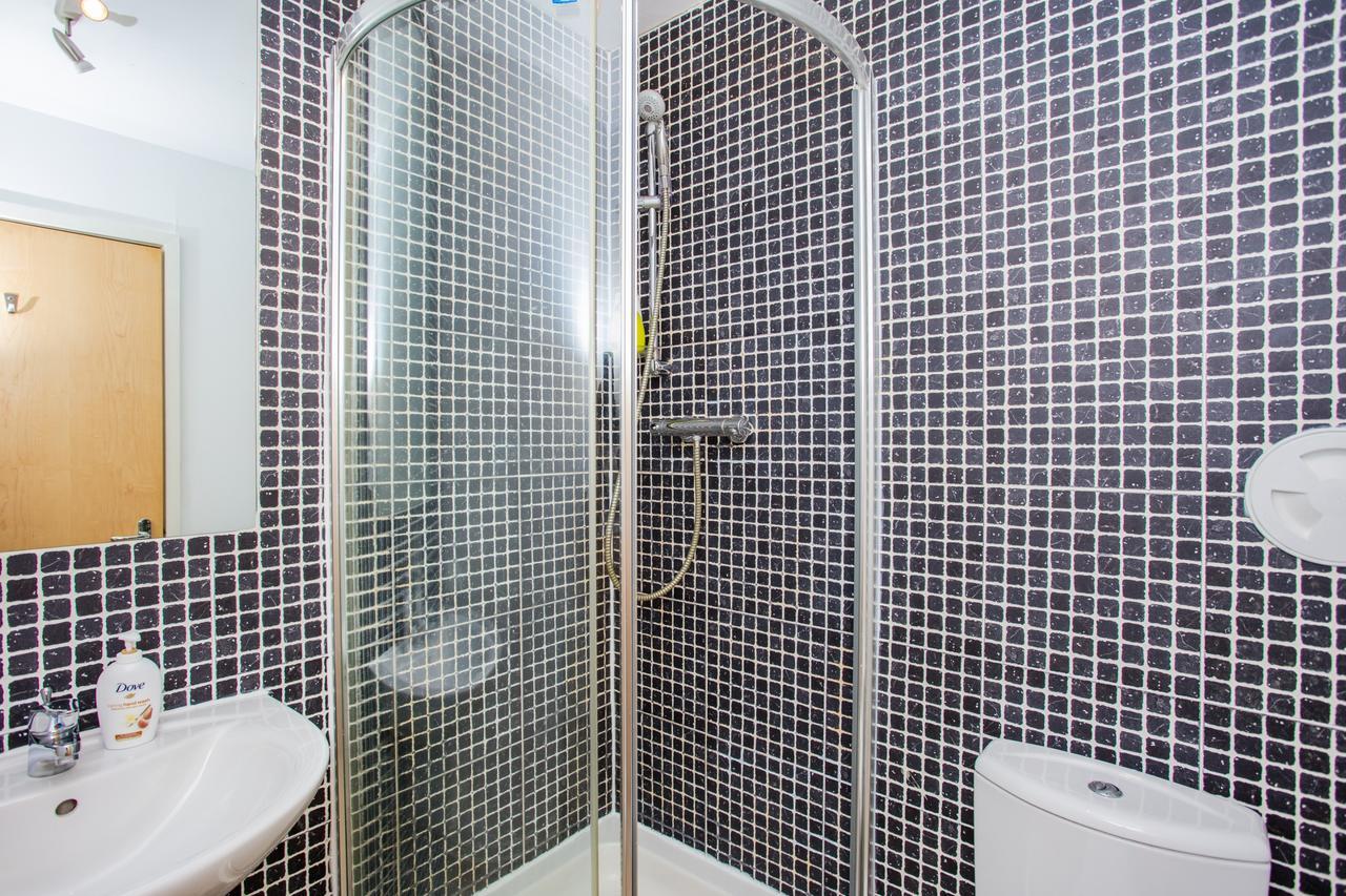 Apartment 2 Bedroom Flat With Balcony Views Of Arthur's Seat