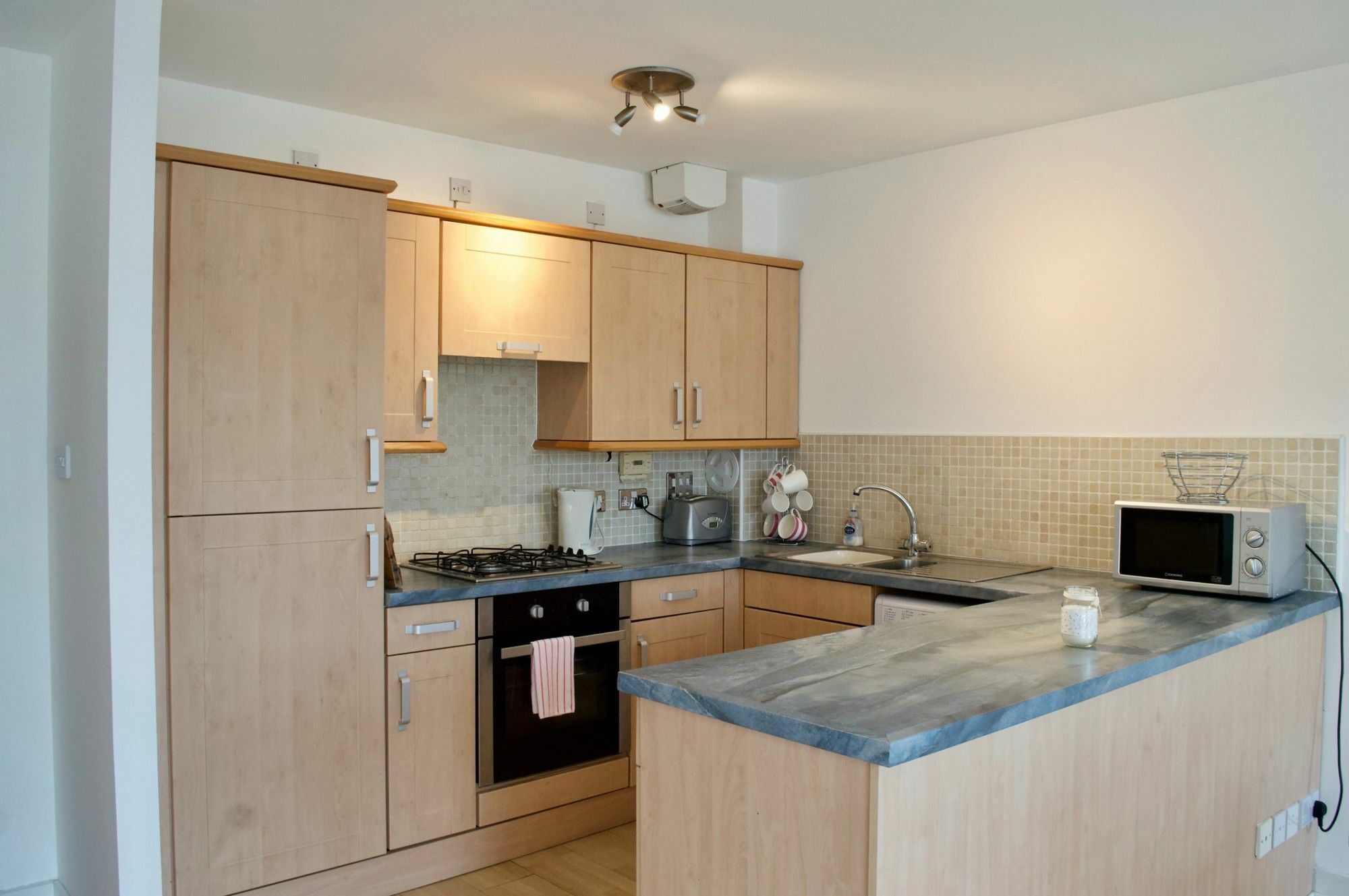 2 Bedroom Flat With Balcony Views Of Arthur's Seat * Edinburgh