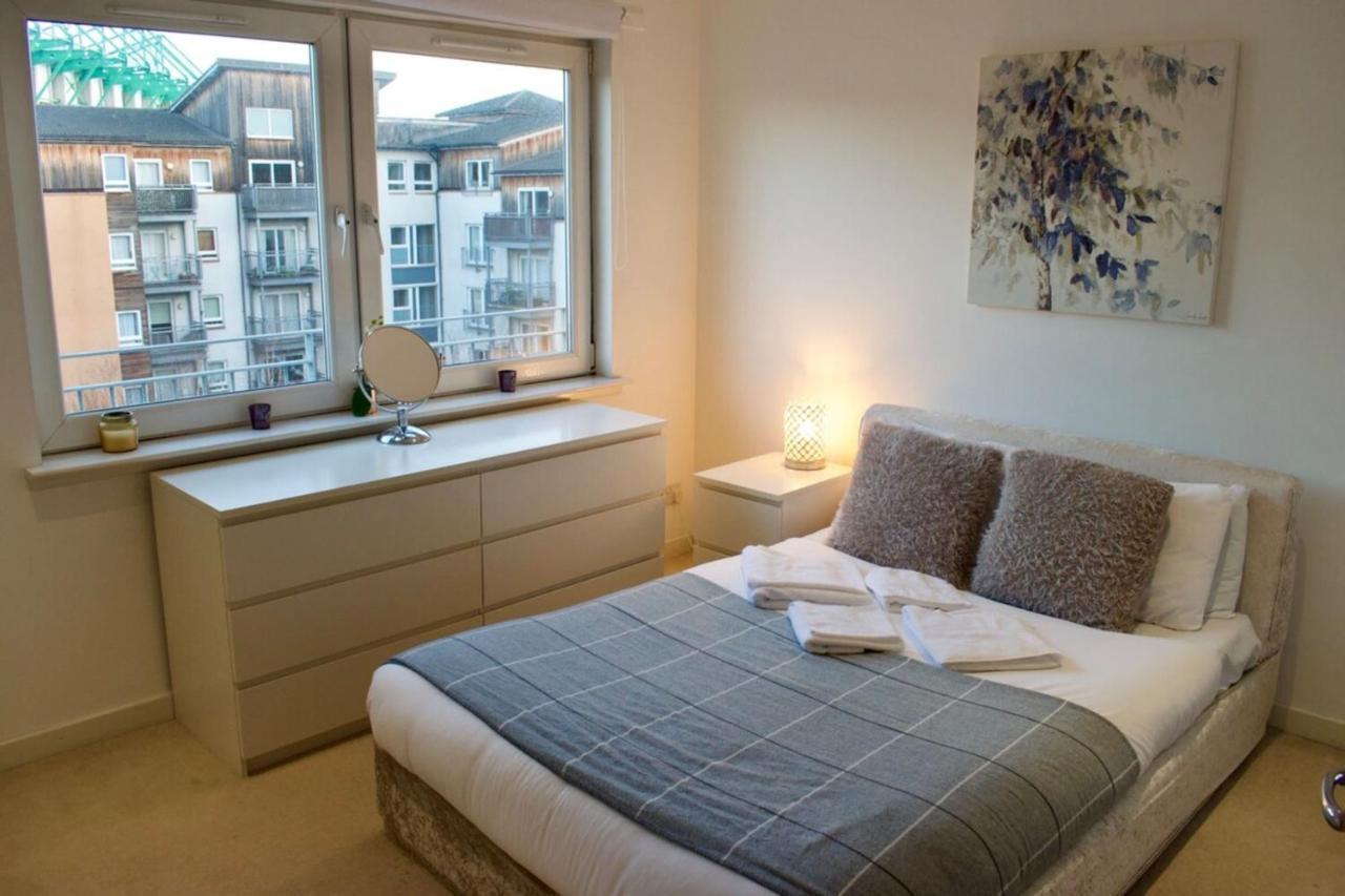 2 Bedroom Flat With Balcony Views Of Arthur's Seat Edinburgh
