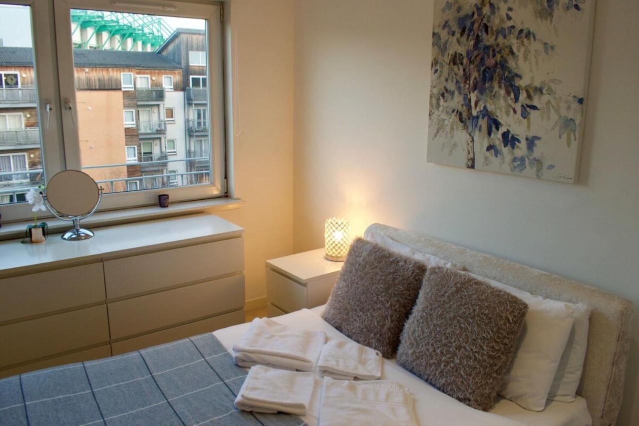 2 Bedroom Flat With Balcony Views Of Arthur's Seat * Edinburgh