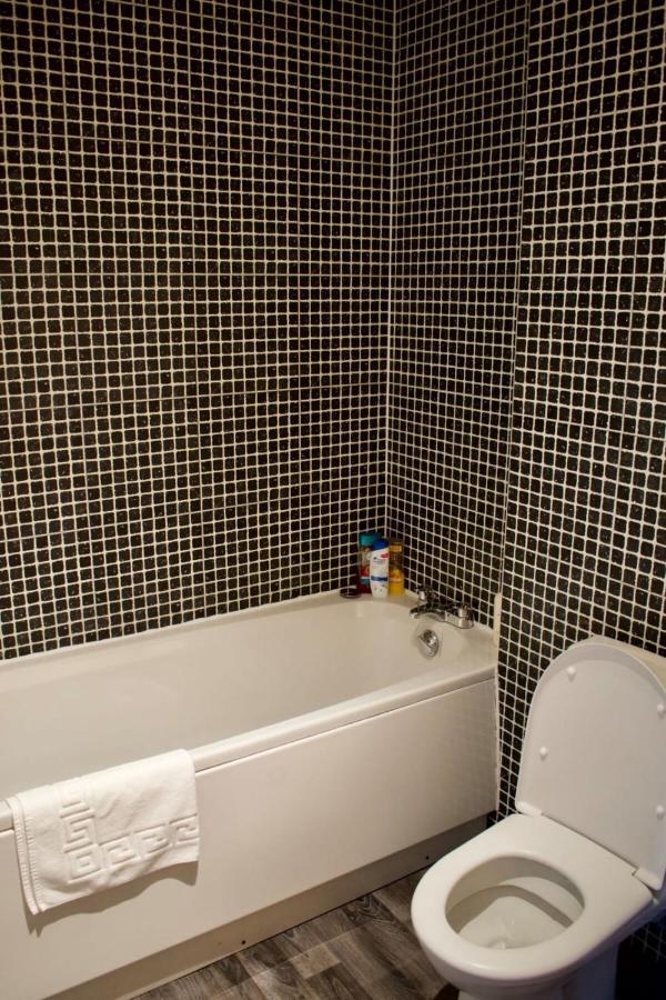 2 Bedroom Flat With Balcony Views Of Arthur's Seat Edinburgh