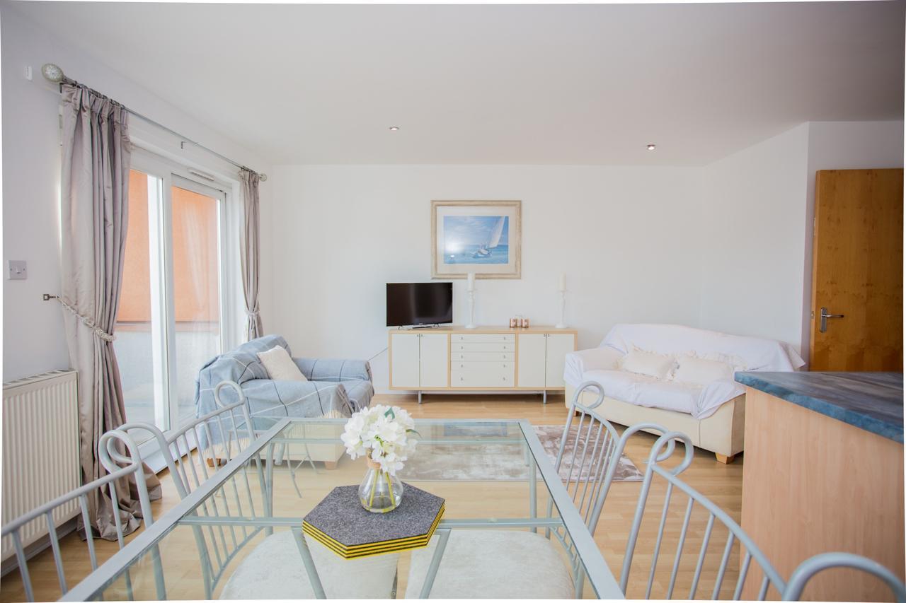 2 Bedroom Flat With Balcony Views Of Arthur's Seat